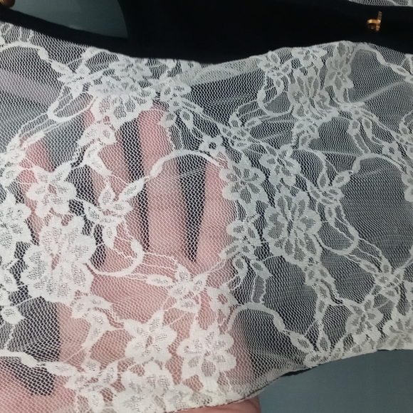 Cute top - Picture 3 of 4